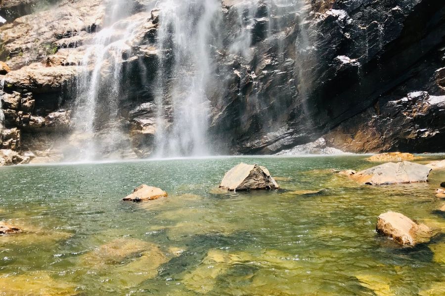 A Maior de Goiás: O Guia Completo para Conquistar os 187m da Cachoeira do Label